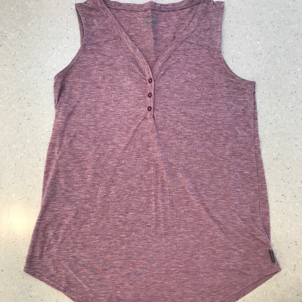 Eddie Bauer size xs, button front tank
